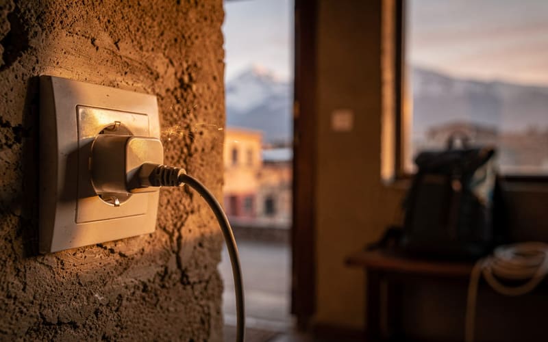 Plugs, power and internet in Armenia